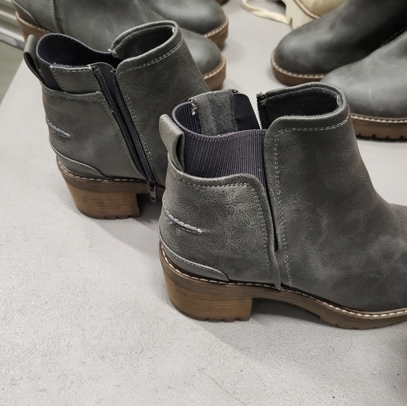 Bullboxer B-52 Lug Ankle Boot - Picture 3 of 5